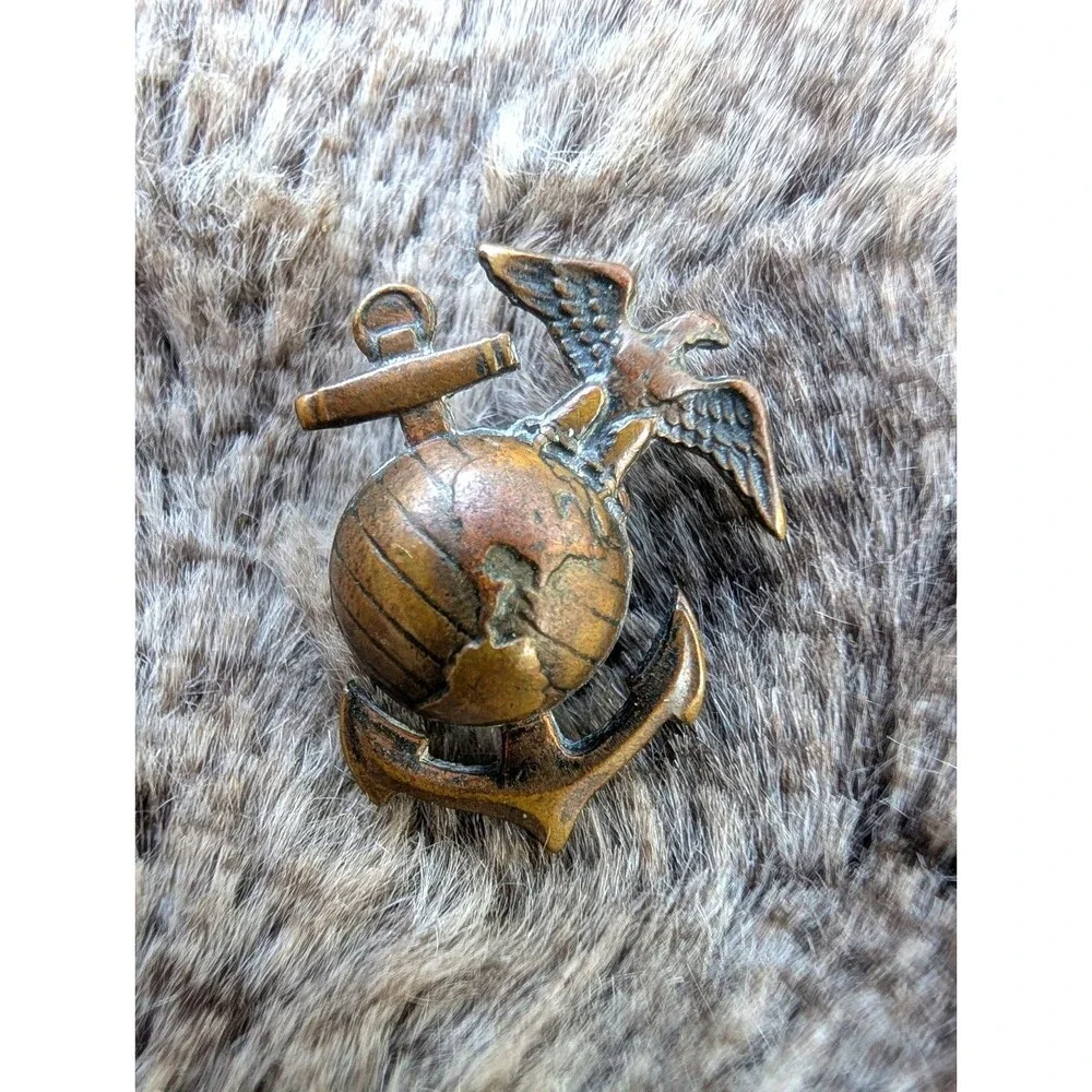 USMC Marine Corps Eagle Globe Anchor WWII Screw Back Lapel Hat Pin Militaritia